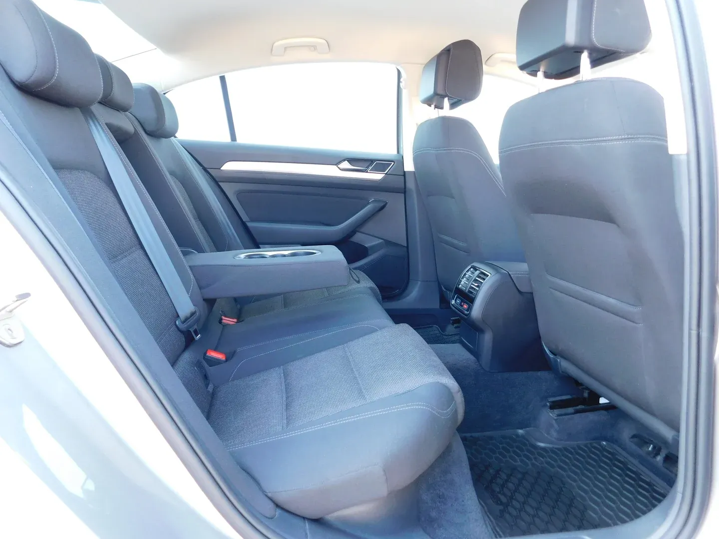 06723 volkswagen passat 2.0 tdi bmt dsg comfortline - slika 11
