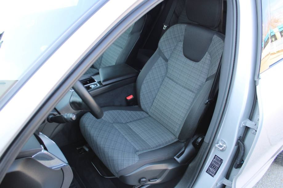 volvo xc60 2.0d awd automatik *led, navigacija, kamera* - slika 10