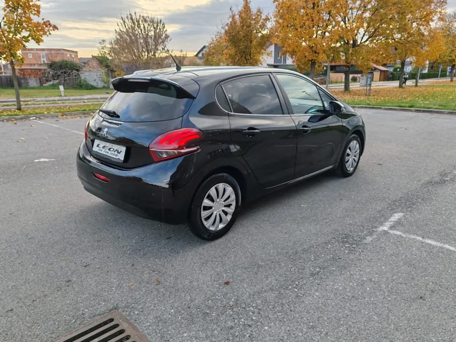 peugeot 208 1,2, 2018 god. 100 000 km , kartice 24/36 rata - slika 4