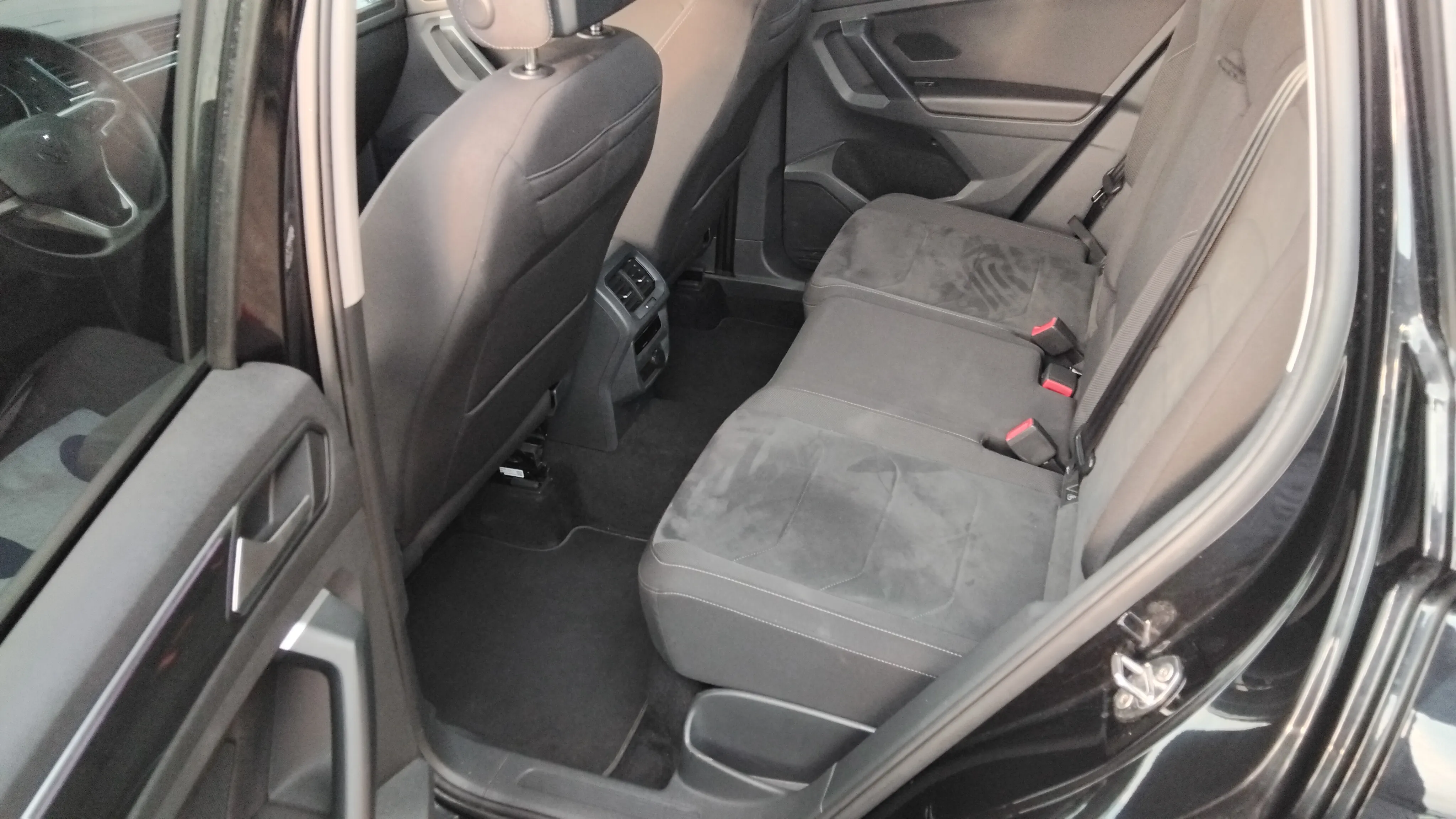 vw tiguan 2,0tdi highline oprema 2022god. - slika 12