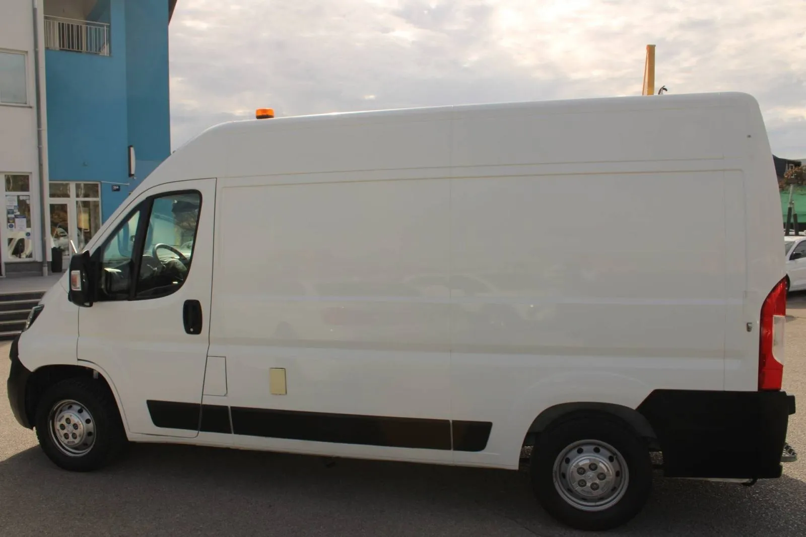 peugeot boxer 2.2 hdi l2h2 *navigacija, kamera*, 2020 god. - slika 13