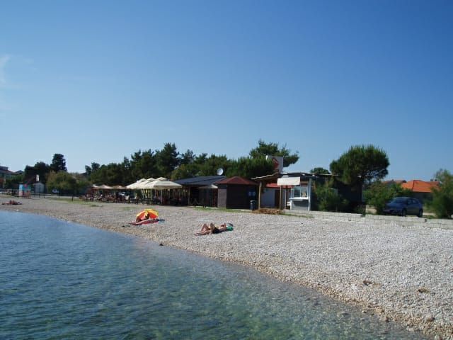 predsezona,sukošan, akcija 1. za 2 osobe od 25 eura, od plaže 100 m - slika 28