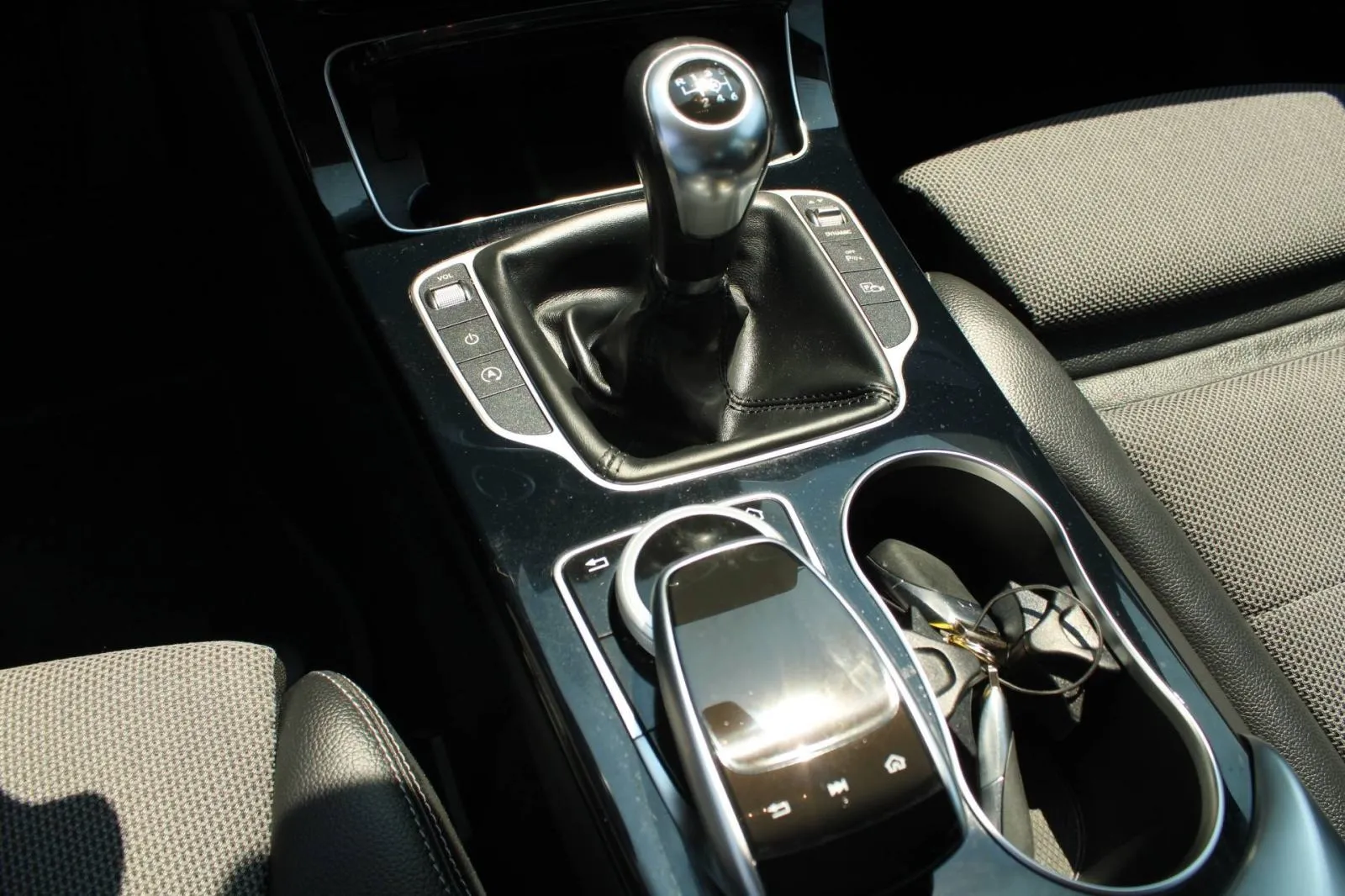 mercedes-benz klasa c 180d *led, navigacija, kamera* - slika 19