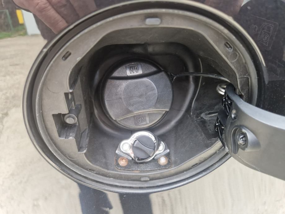 opel meriva 1,4 turbo lpg euro 6 kartice do 36 rata jamstvo do 2 godin - slika 10