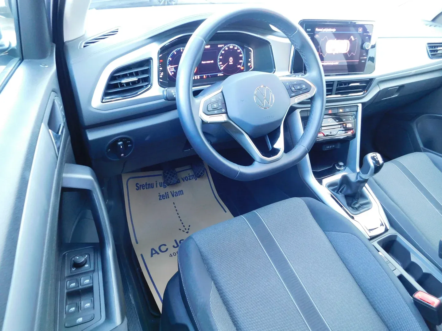 11633 volkswagen t-roc 1.0 tsi 4life - slika 9