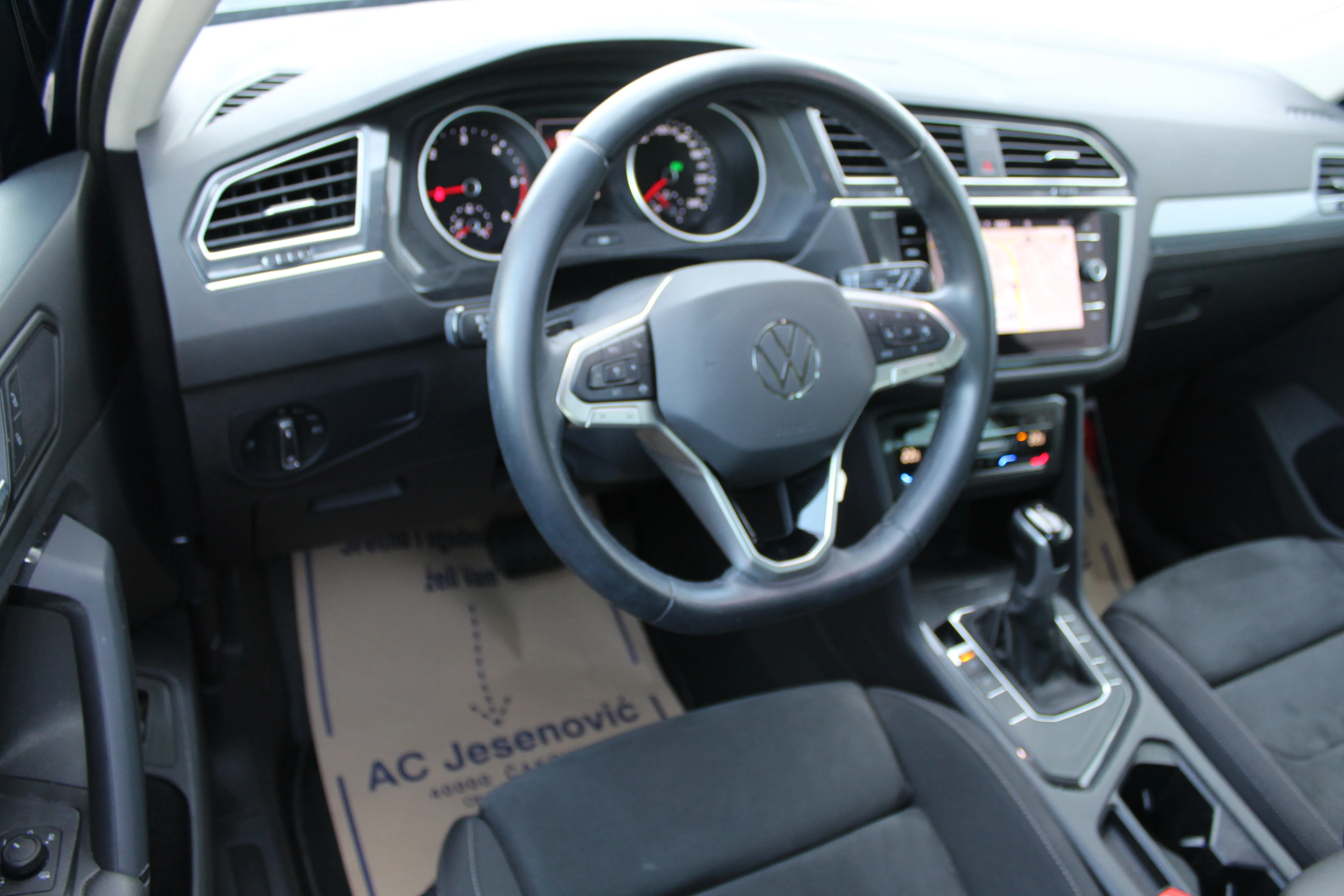 13110 volkswagen tiguan 2.0 tdi dsg life - slika 9