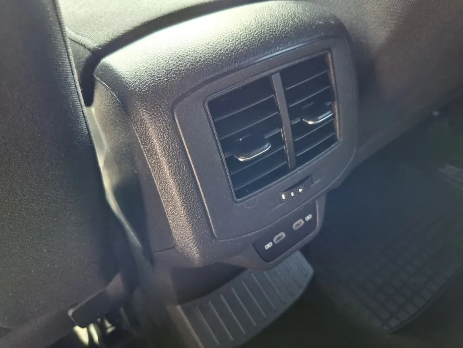 vw t-roc 1,5 tsi evo sport - slika 15