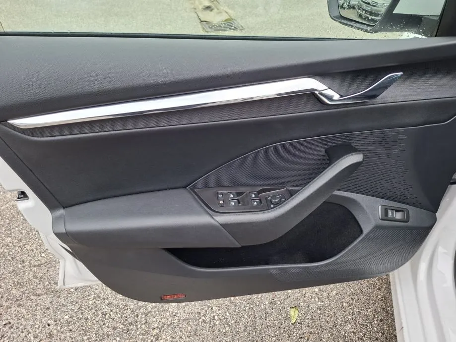 škoda octavia combi 2,0 tdi style - slika 15