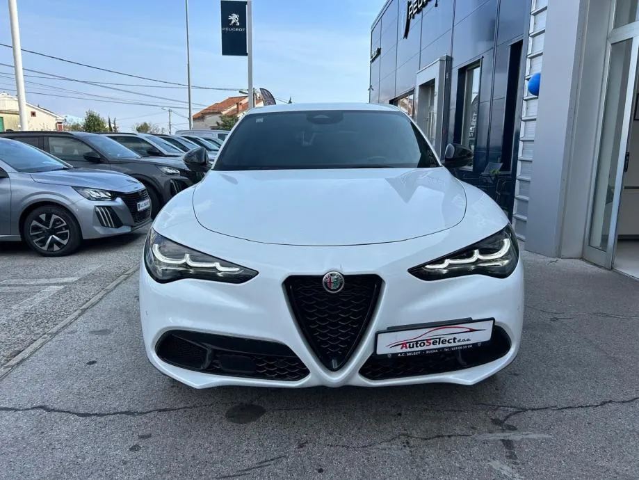 alfa romeo stelvio 2,2 jtd q4 veloce - 2025 - 19.000km - full - reg !! - slika 3