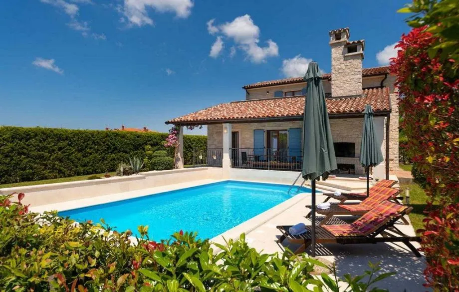 poreč okolica-šarmantna kamena vila sa bazenom na prodaji (prodaja) - slika 1