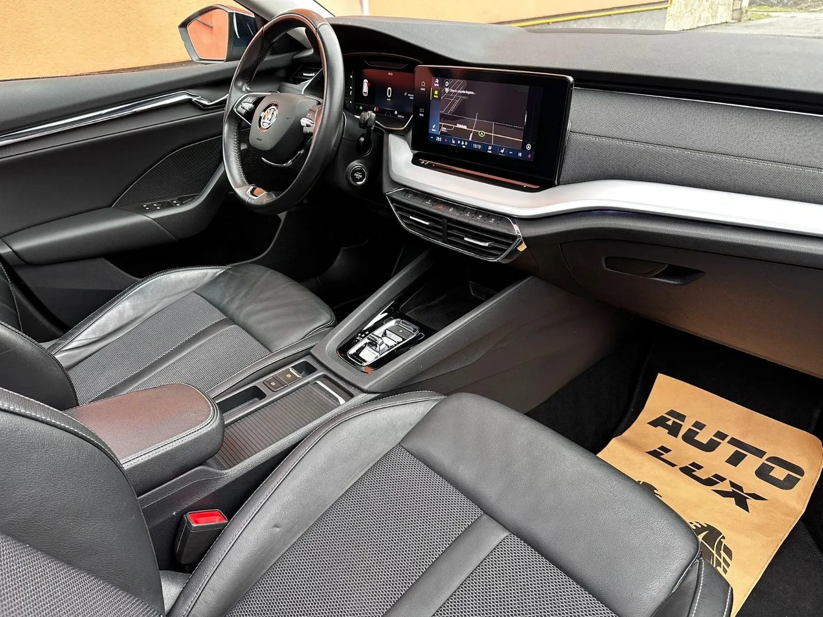 škoda octavia combi 2,0 tdi automatik •2021g•pano•kamera•leasing7god - slika 12