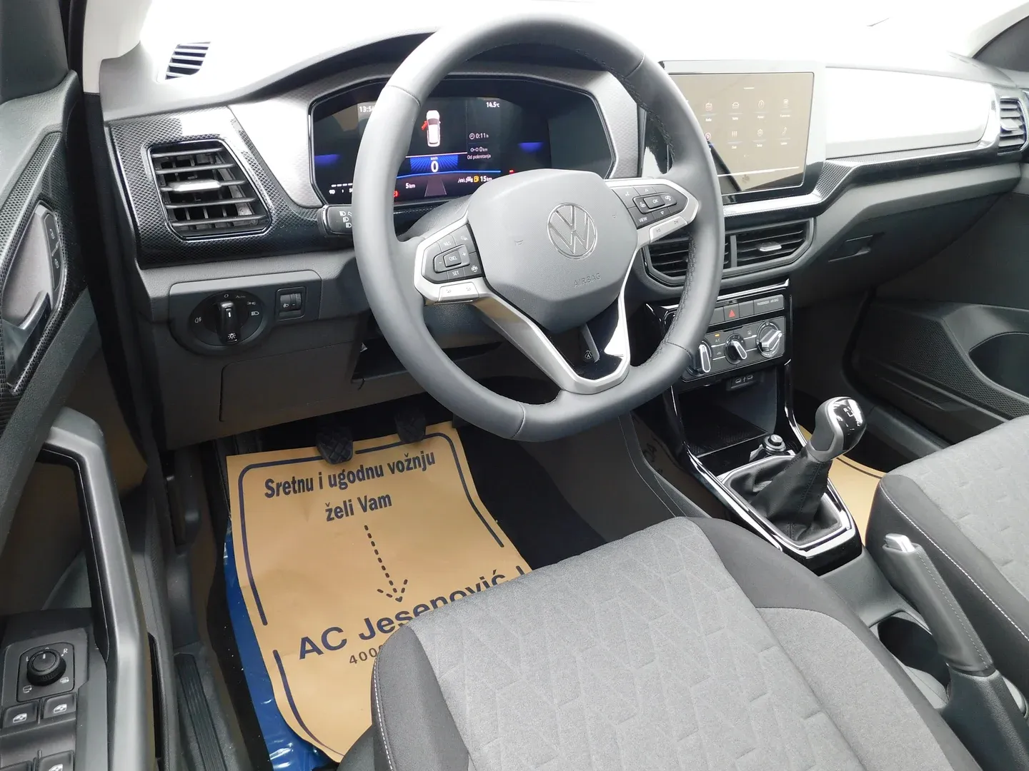 12627 volkswagen t-cross 1.0 tsi life - slika 9
