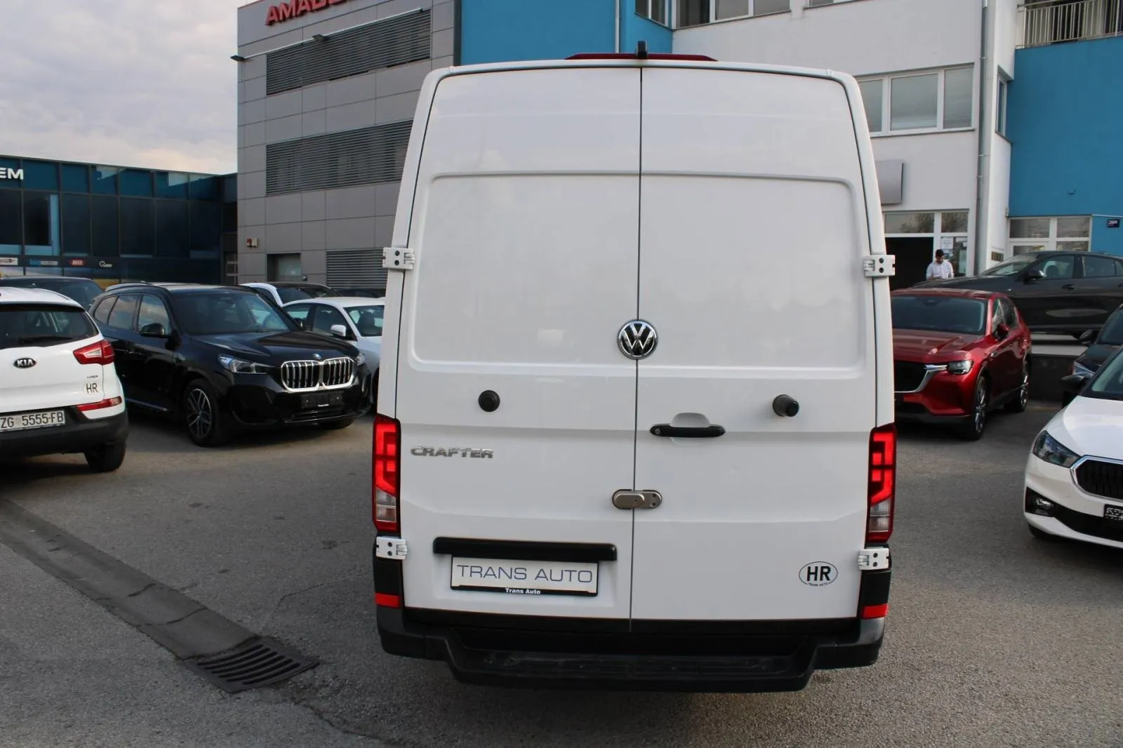vw crafter 2.0 tdi l3h3 140ks *kamera*, 2023 god. - slika 8