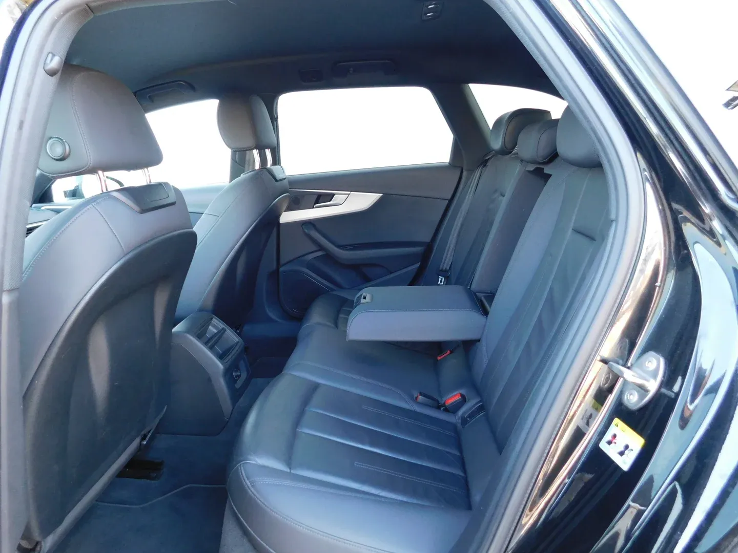 12852 audi a4 avant 30tdi s tr advanced - slika 11