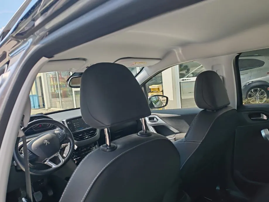 peugeot 2008 1,2 puretech - slika 11