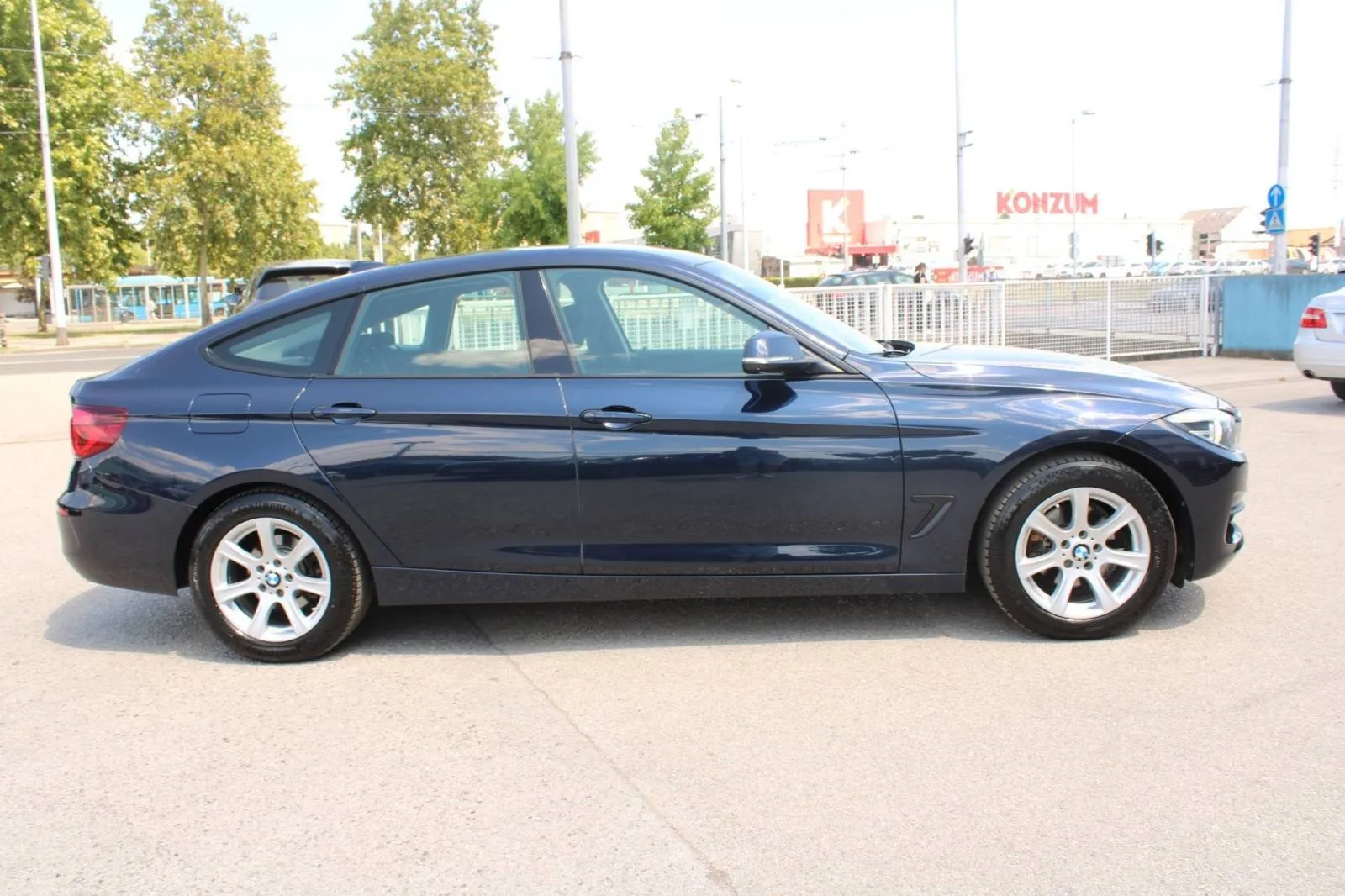bmw serija 3 gran tourismo 320d xdrive automatik *led, navigacija, kam - slika 4