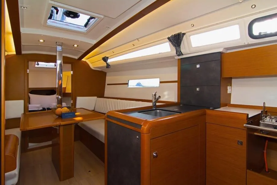 jeanneau sun odyssey 349 - slika 6