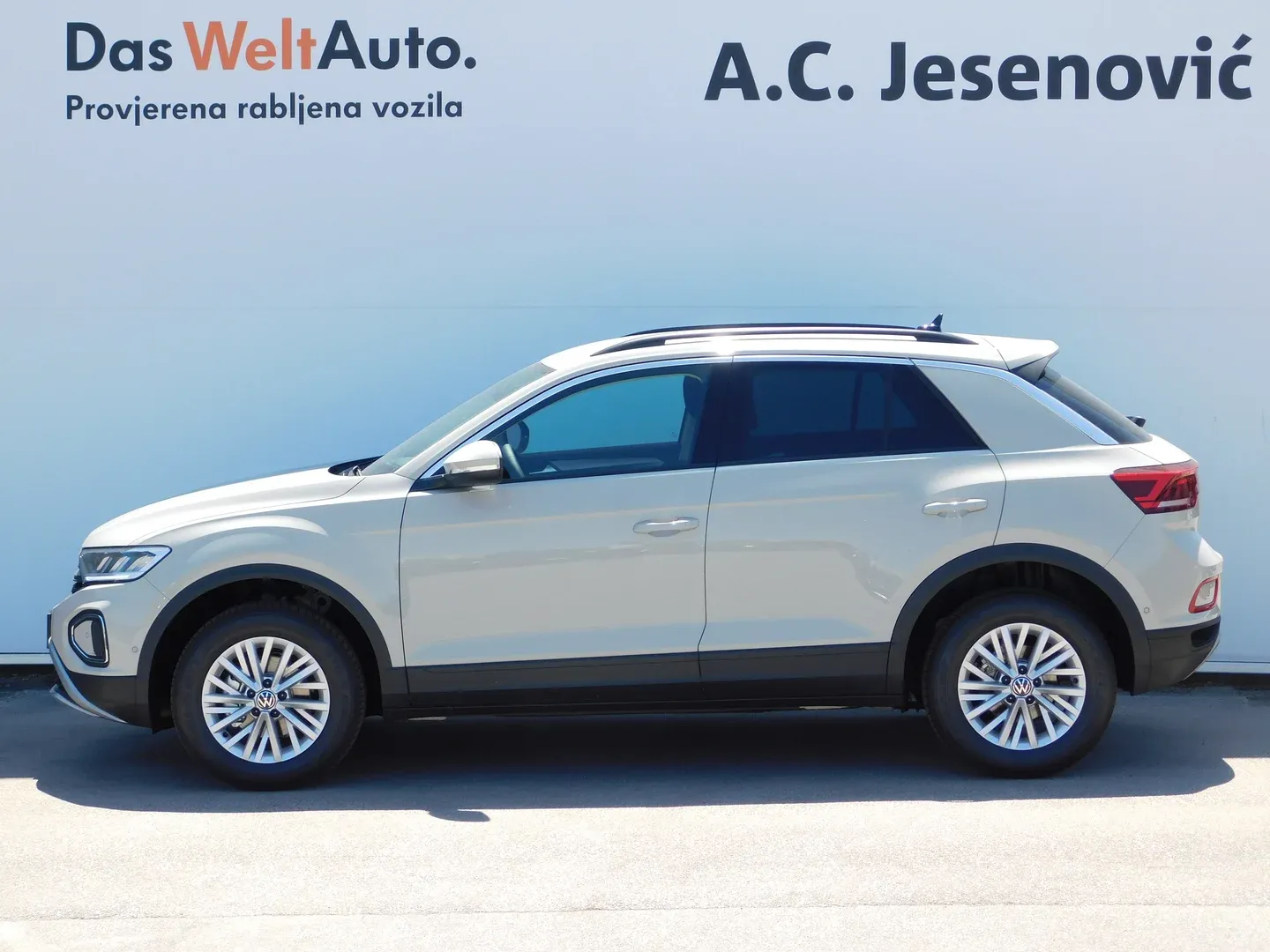 12834 volkswagen t-roc 1.0 tsi 4life - slika 6