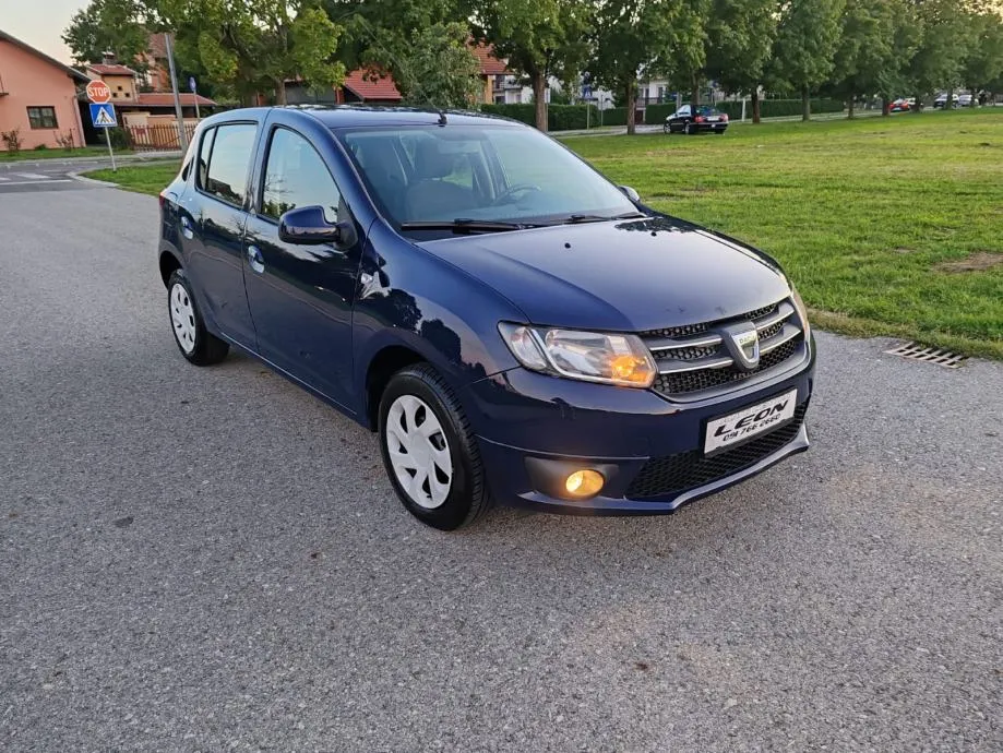 dacia sandero 1,2 16v 2015 g. 102000 k - slika 3