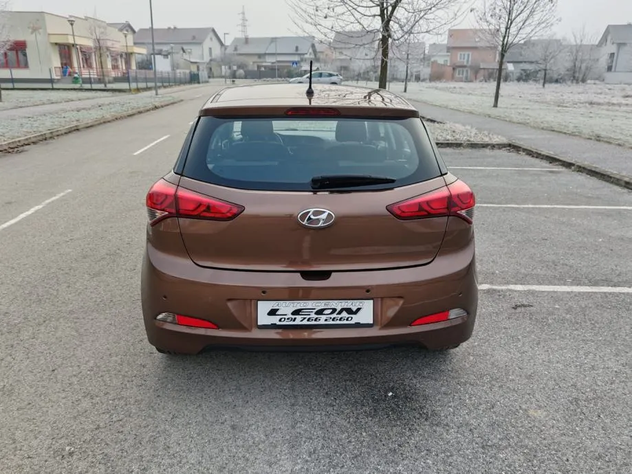 hyundai i20 , 162000 km, 2015 god, katice 24/36 rata - slika 5