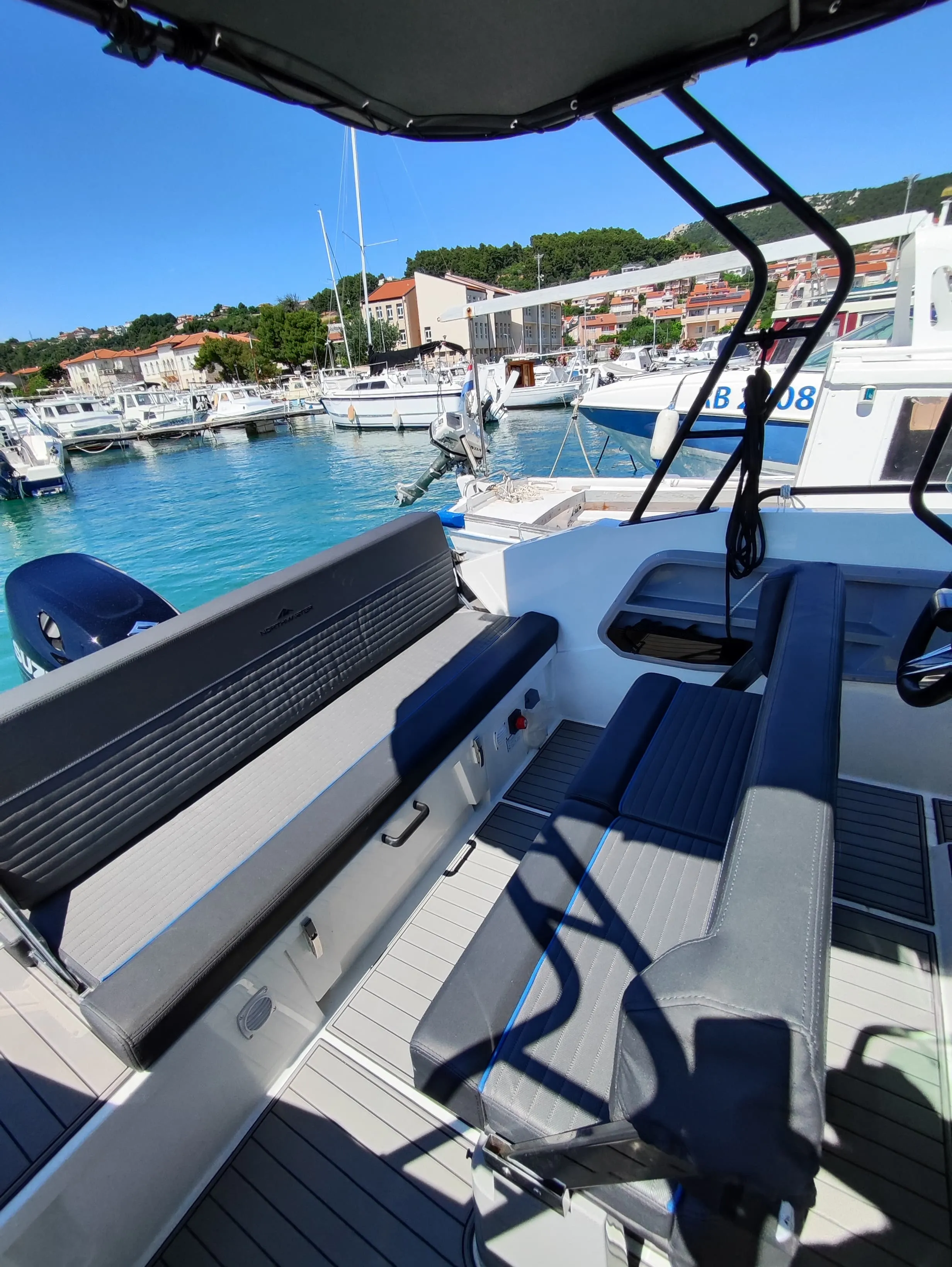 najam broda - northmaster 685 open - 175hp (2024) - slika 5