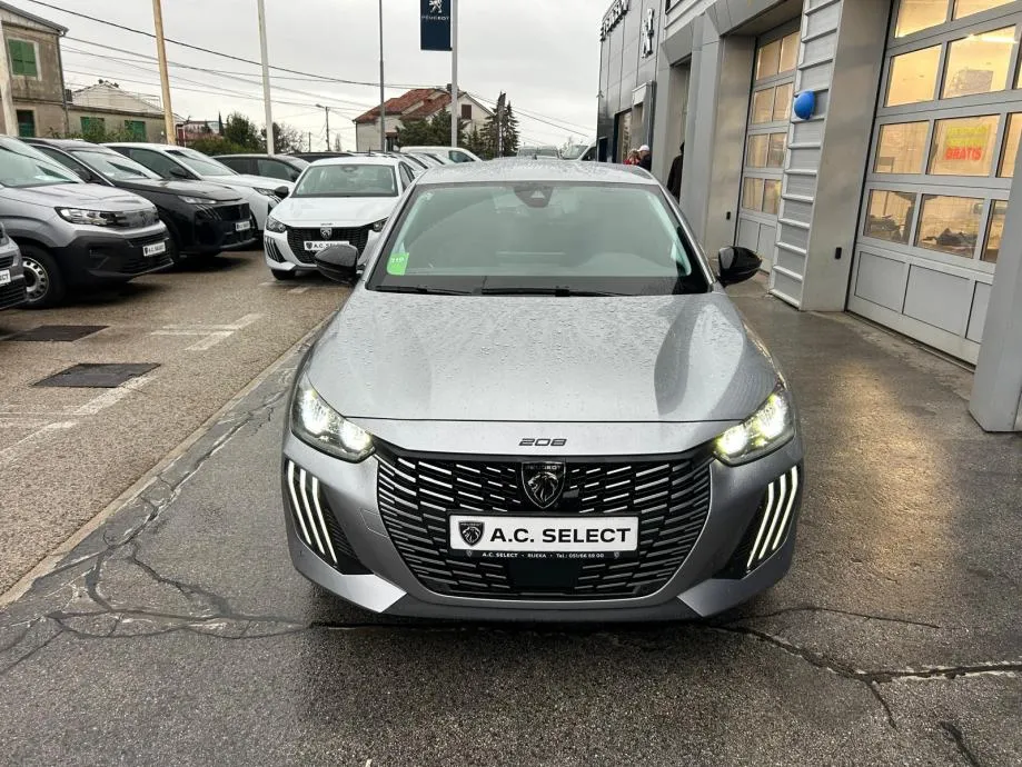 peugeot 208 hybrid 110 e-dcs6 - 2025 - 13000 km - gratis registracija - slika 2