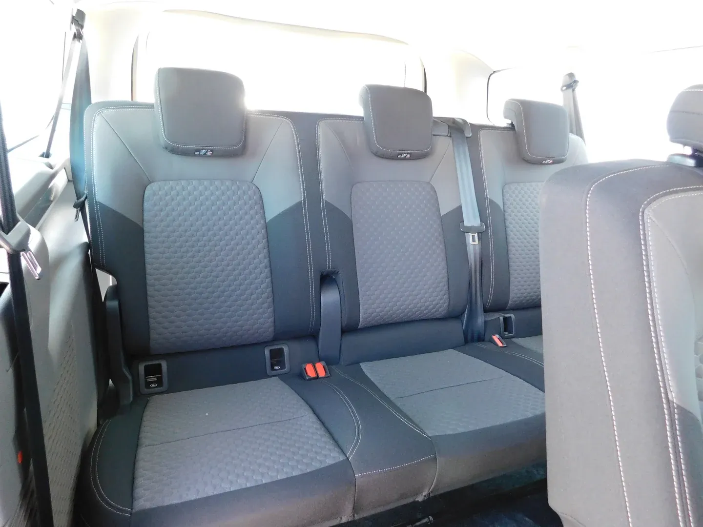 12786 vw caravelle life l2 2.0 tdi - slika 13