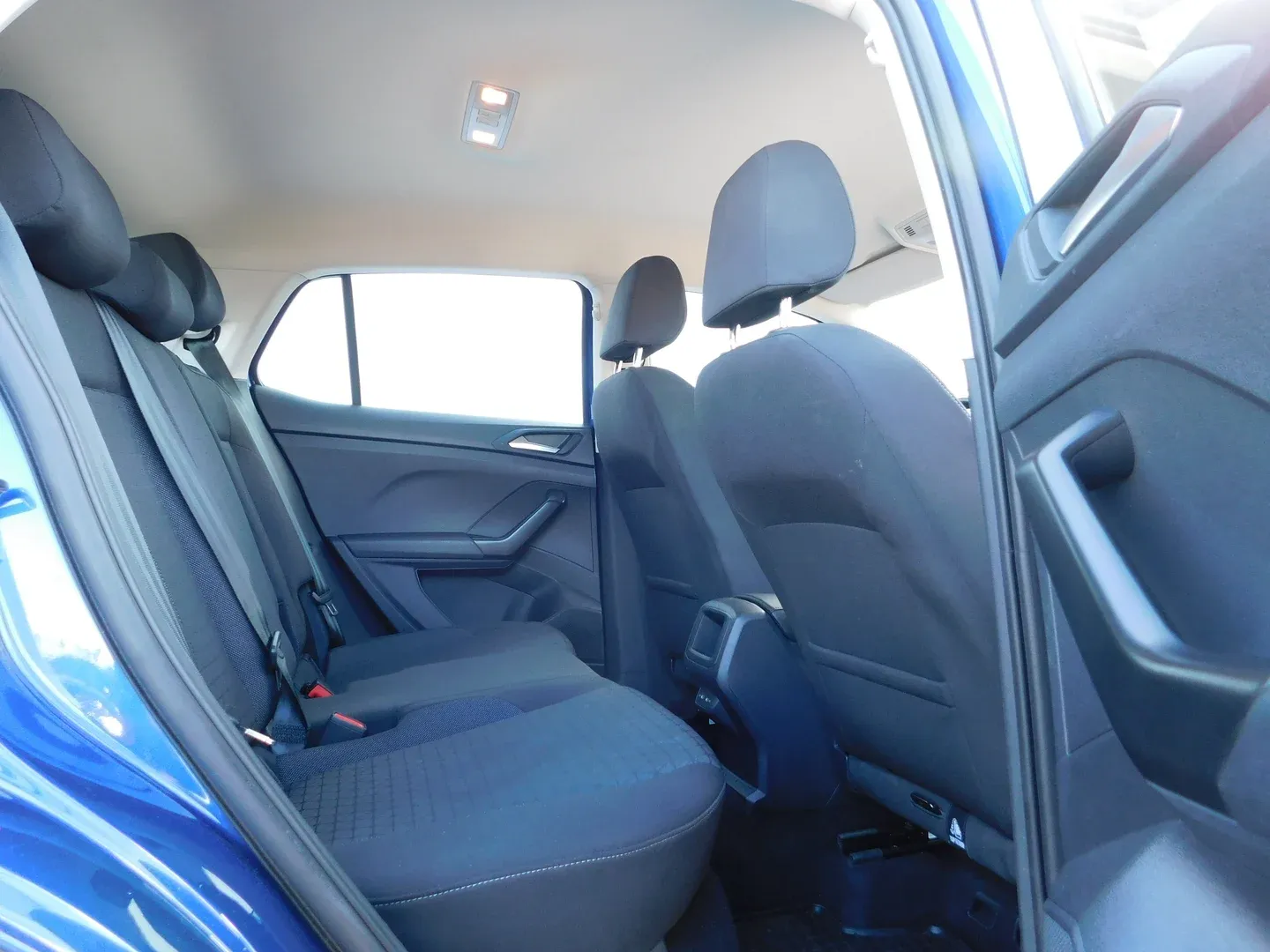 09226 volkswagen t-cross 1.0 tsi life - slika 12