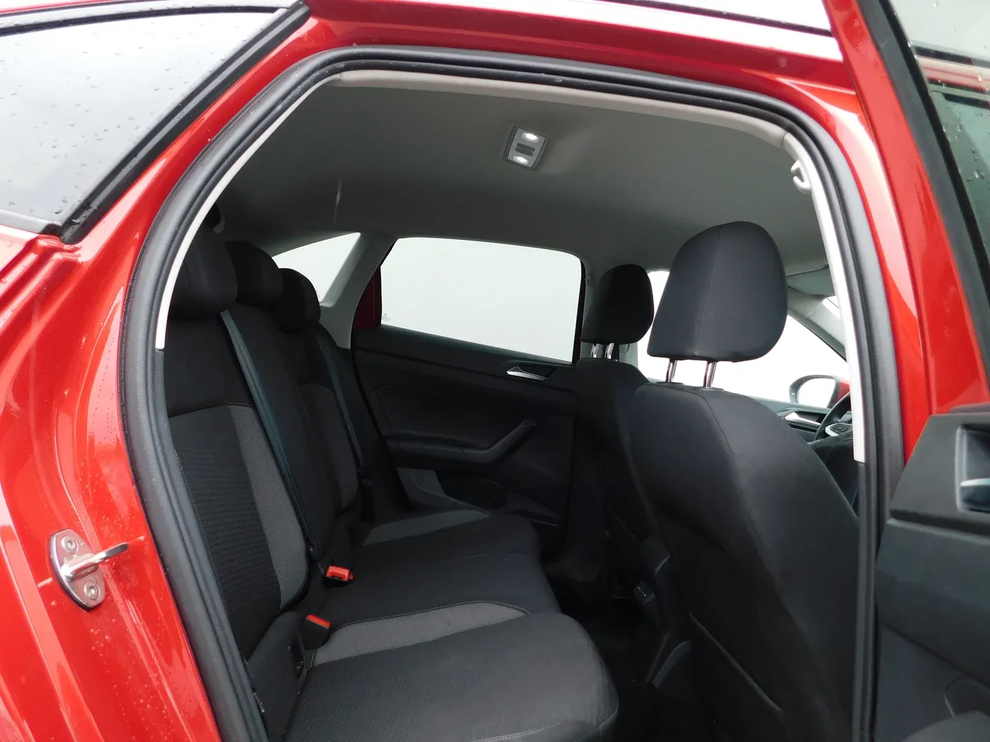10774 volkswagen taigo 1.0 tsi life - slika 13