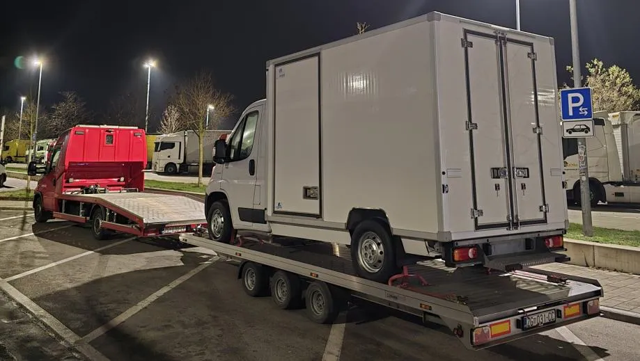 prijevoz vozila i strojeva, transport automobila, vučna služba, uvoz - slika 3