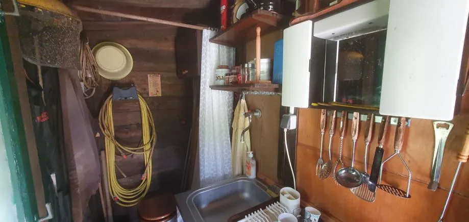 poljana sutlanska, drv. kućica i započ.gradnja kuće na imanju 11600m2 - slika 17
