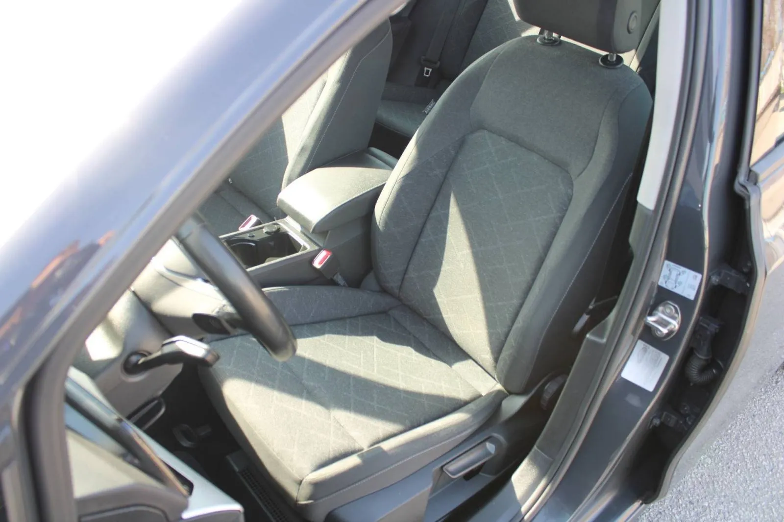 vw golf viii 1.0 tsi dsg - slika 10