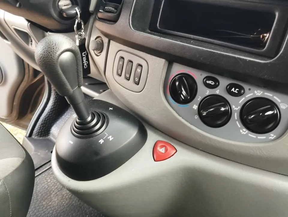 renault trafic 2.5, dci 150, automatic - slika 4