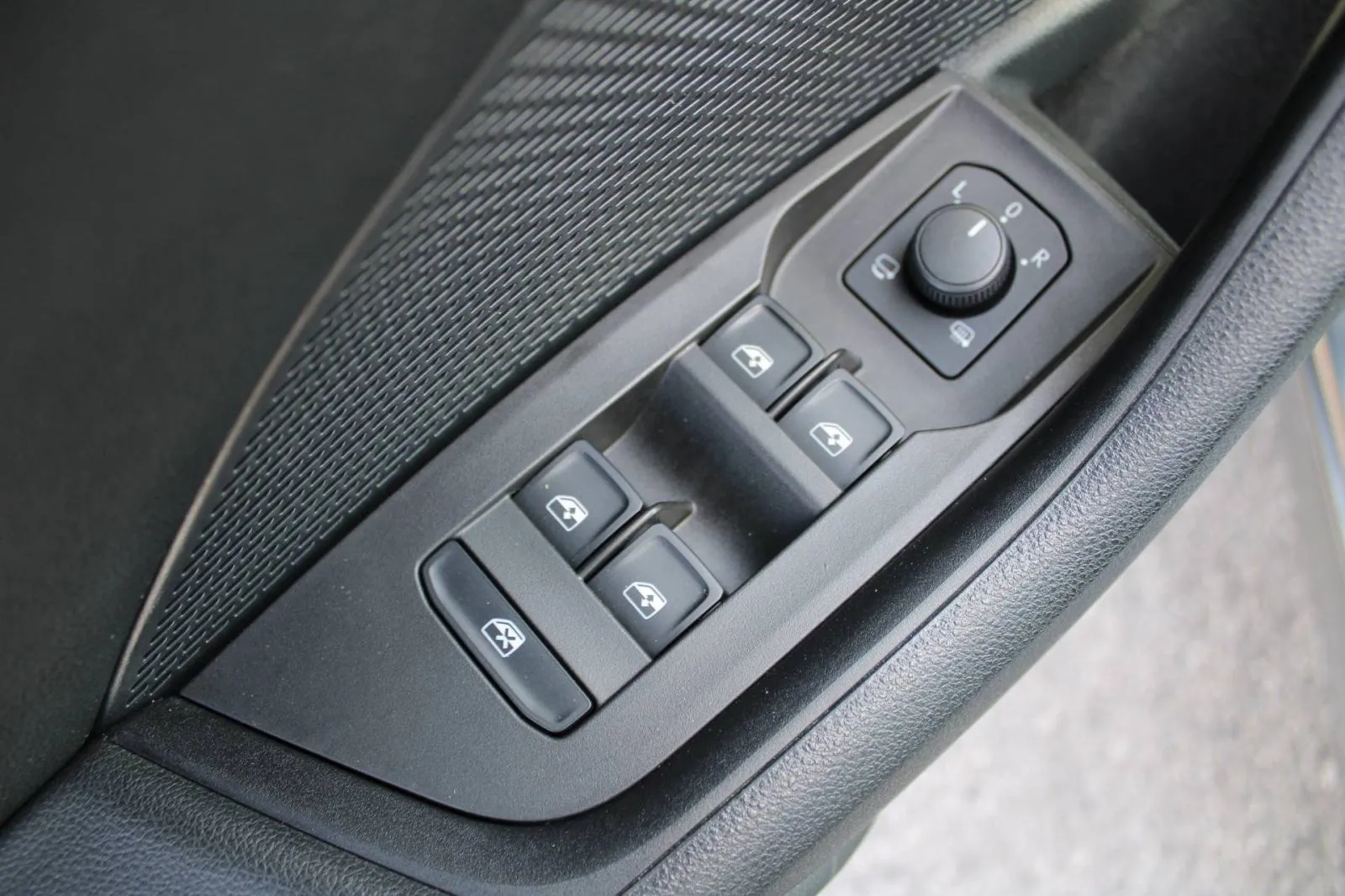 škoda octavia combi 2.0 tdi dsg 150ks *led, navigacija* - slika 18