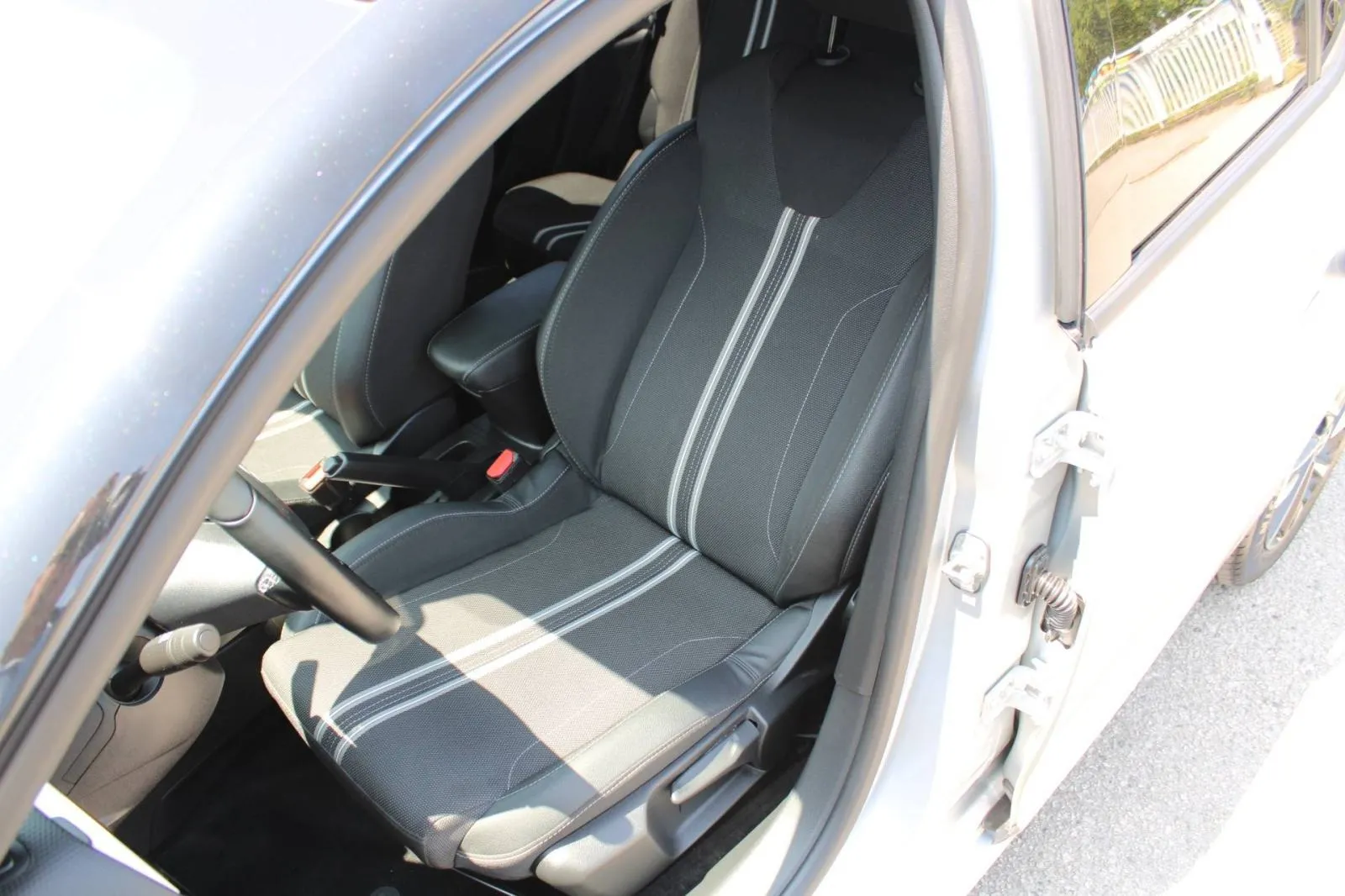 opel corsa 1.2 gs line *led, navigacija, kamera* - slika 19