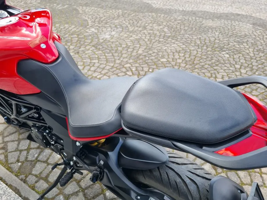 mv agusta turismo veloce rosso abs tcs, s garancijom, 2023 god. - slika 17