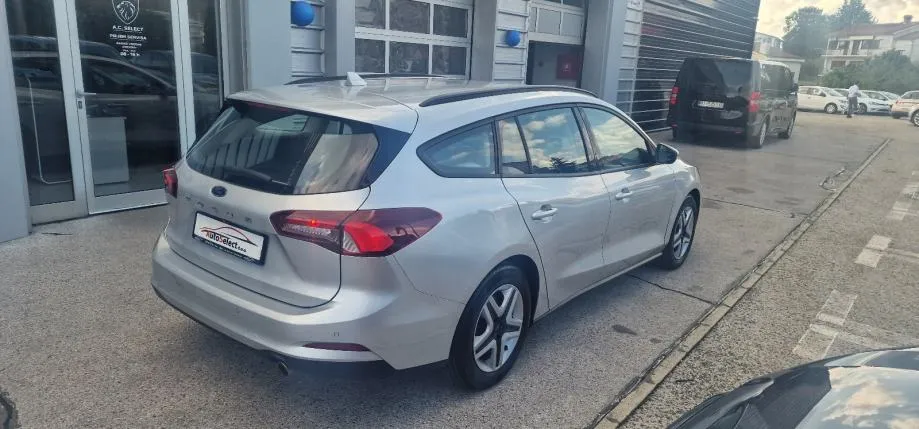 ford focus 1.5 tdci - automatik - 2022 - redizajn - navi - reg 1 god ! - slika 3