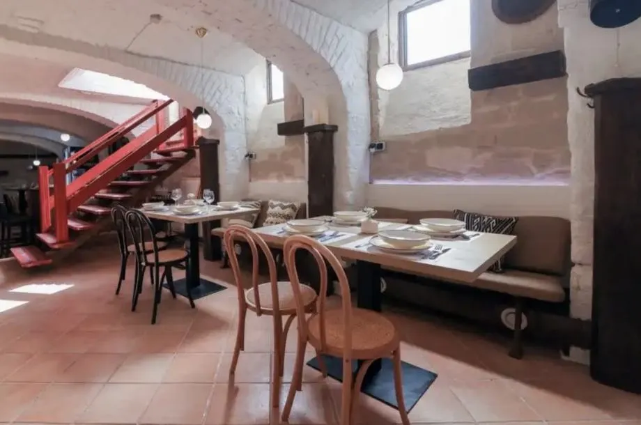 restoran: osijek, centar, 150 m2, kompletno uređen i opremljen za rad - slika 8