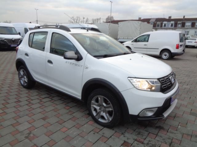 dacia sandero stepway 1,5 dci; 90 ks; navigacija; tempomat.. - slika 3