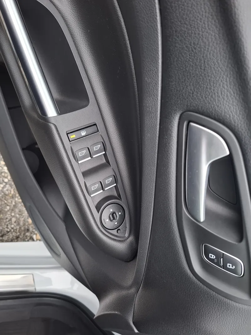 ford kuga 1.5 ecoboost*182ks*automatik*klima*navigacija*park.kamera* - slika 9