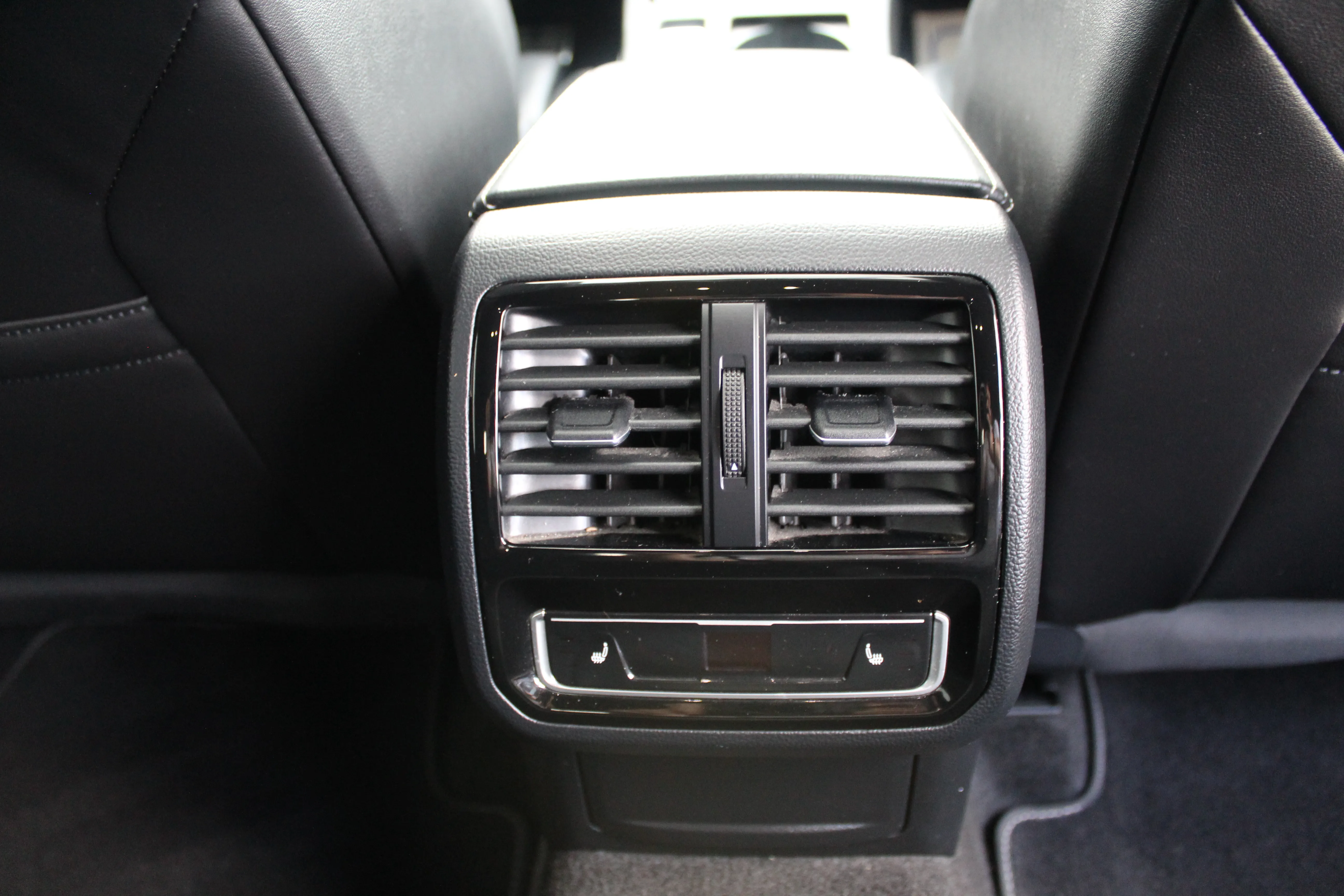 13218 volkswagen arteon 1.4 tsi ehybrid dsg r-line - slika 14