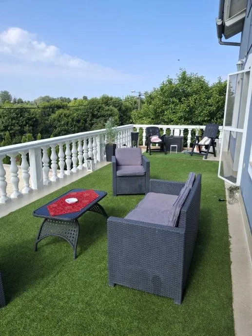 kuća: stambeno poslovna katnica, bilje, 330.00 m2 - slika 10