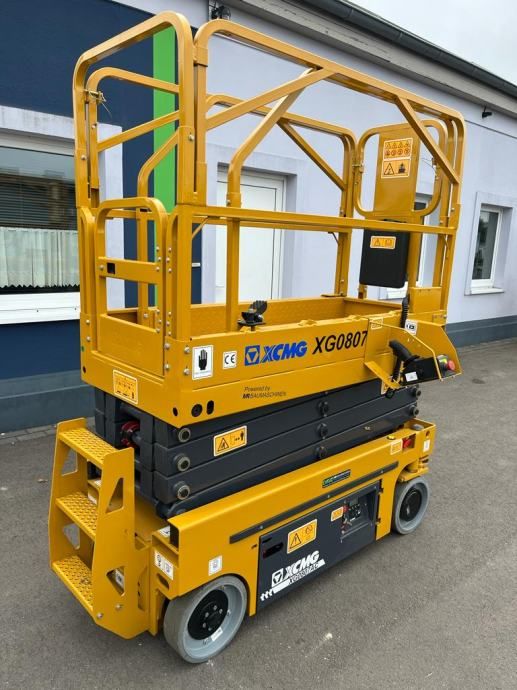 samohodna podizna platforma xcmg 8 m - slika 4