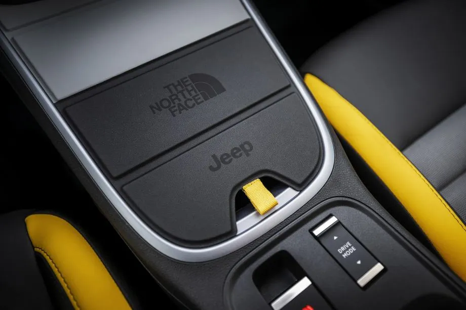 jeep avenger 4xe the north face edition automatik - slika 18