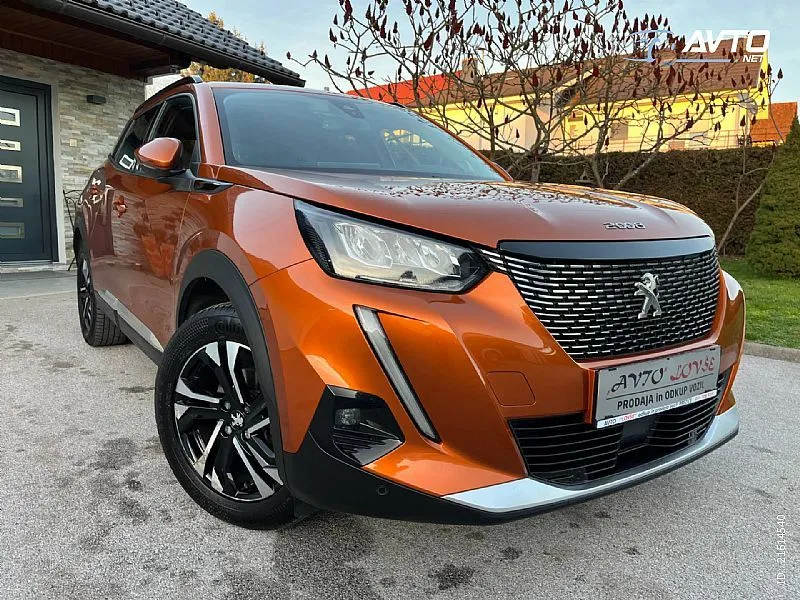 peugeot 2008 1.2 puretech 130 allure-1 vl.-alu-navi-kam - slika 2