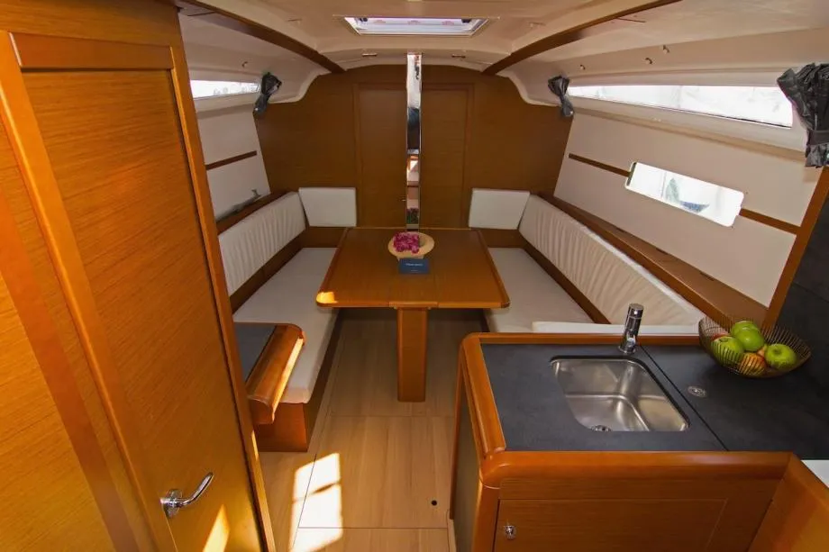 jeanneau sun odyssey 349 - slika 4