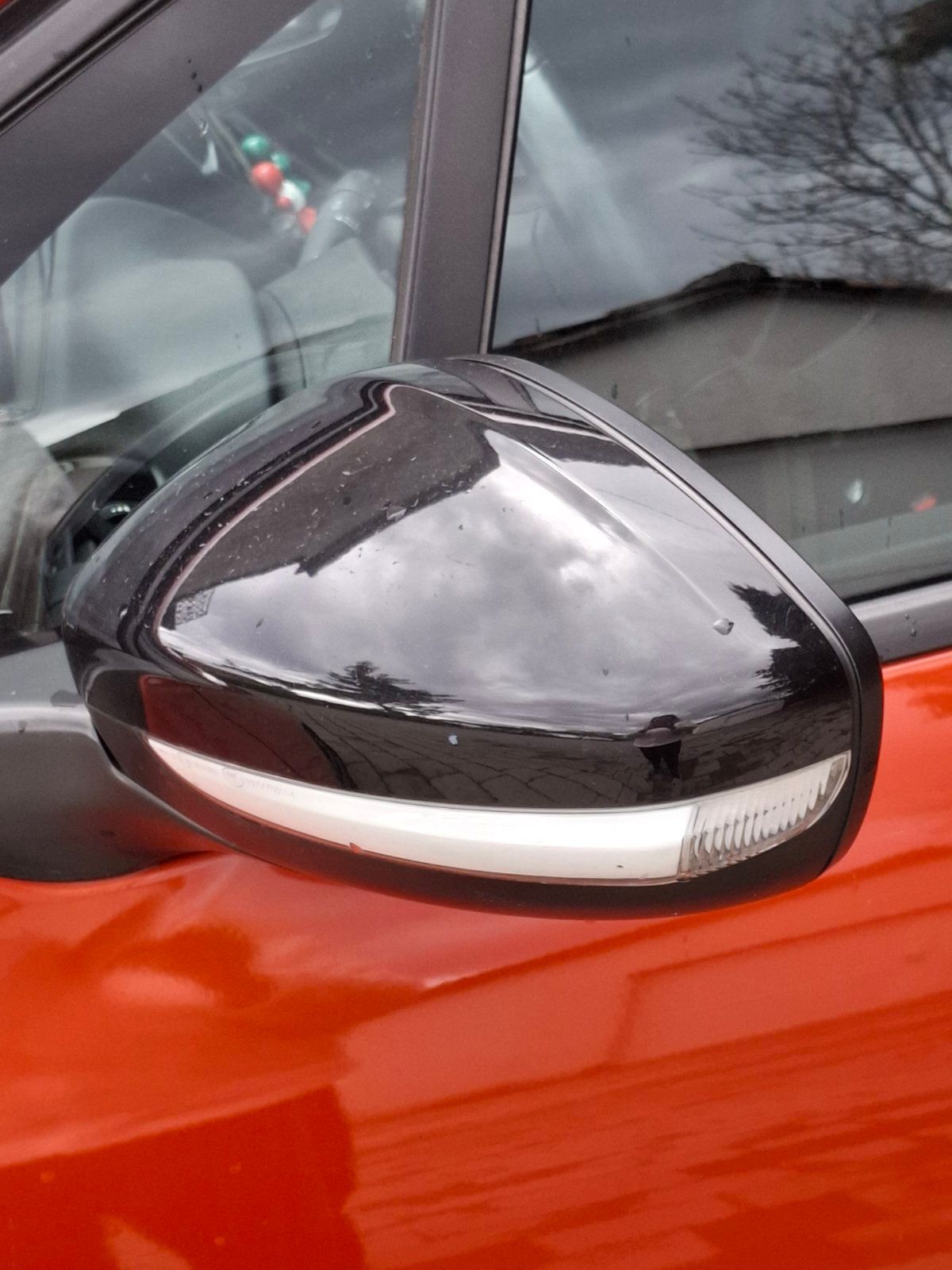 peugeot 208 1.2 puretech - slika 5