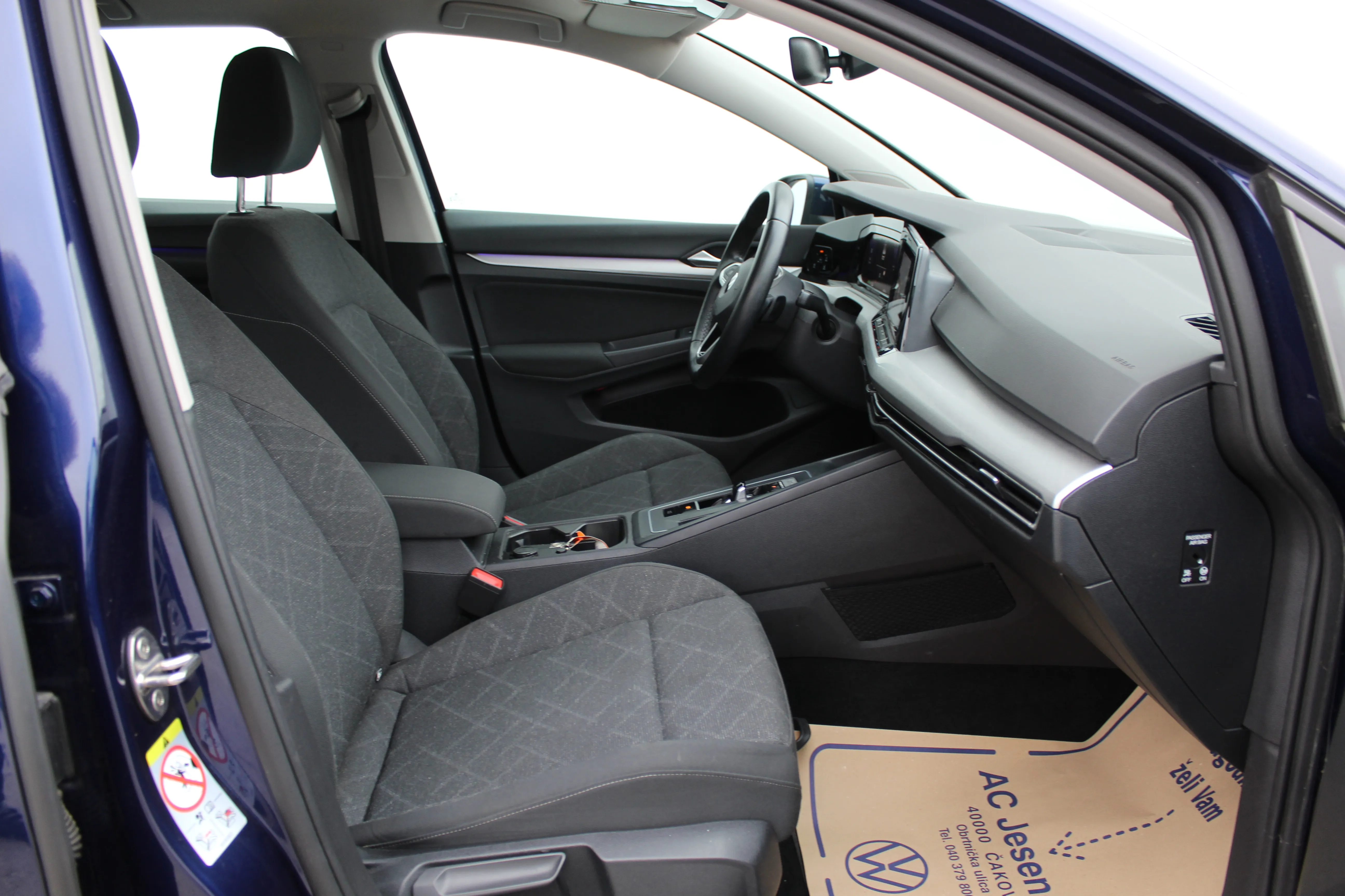 13069 volkswagen golf 2.0 tdi dsg life - slika 12
