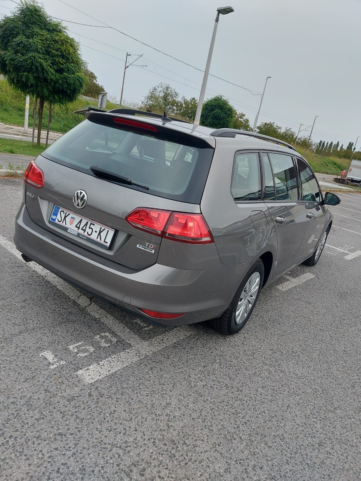 prodajem vw golf 7 karavan 2016g - slika 9