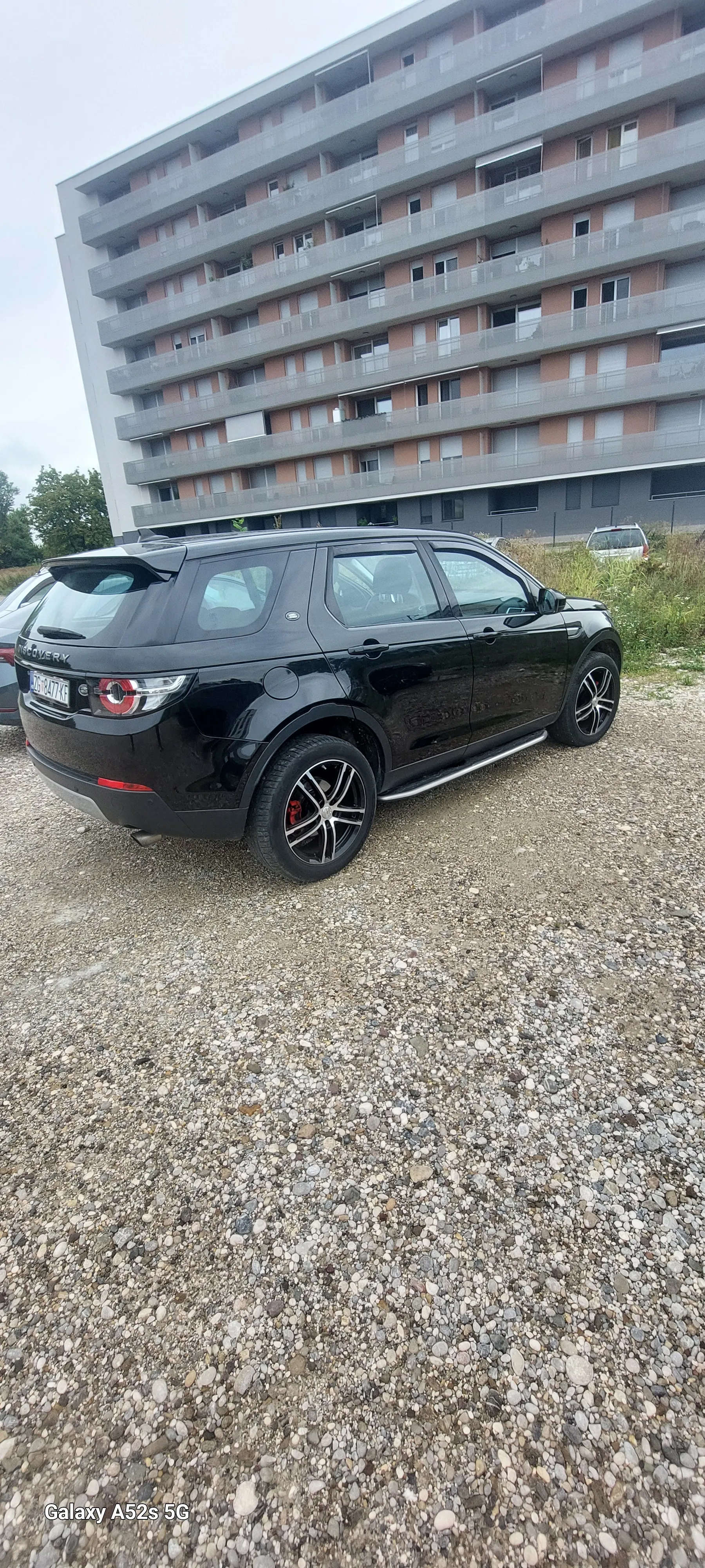 prodajem land rover discoveri sport - slika 4